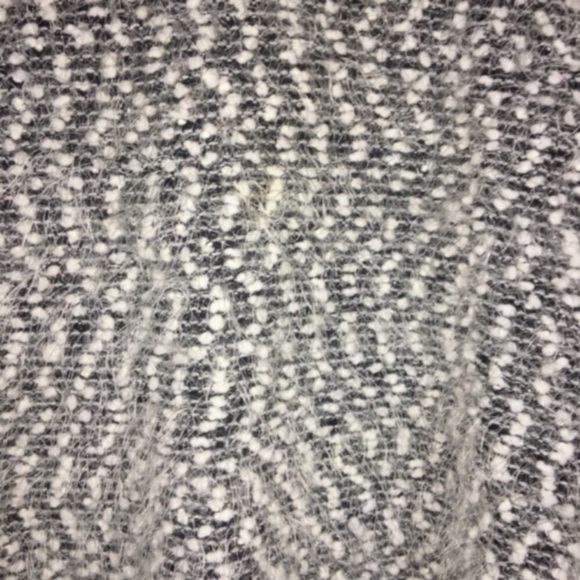 Two By Vince Camuto Popcorn Sweater - Picture 2 of 4